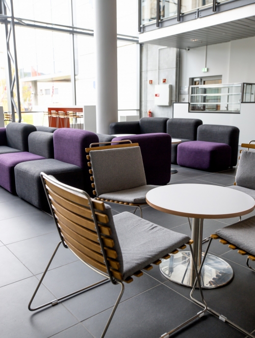 Break Out omrde 2.etasje kan du velge mellom stol eller sofa.