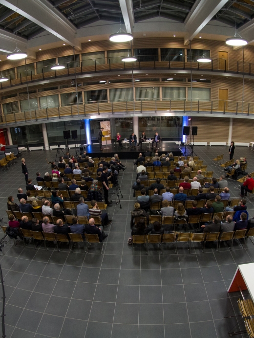 Atriet rigget for Paneldebatt