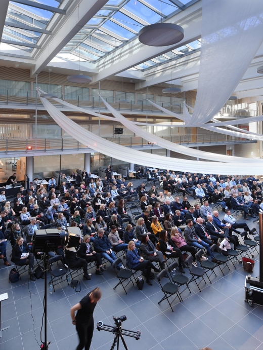 Atriet rigget for konferanse